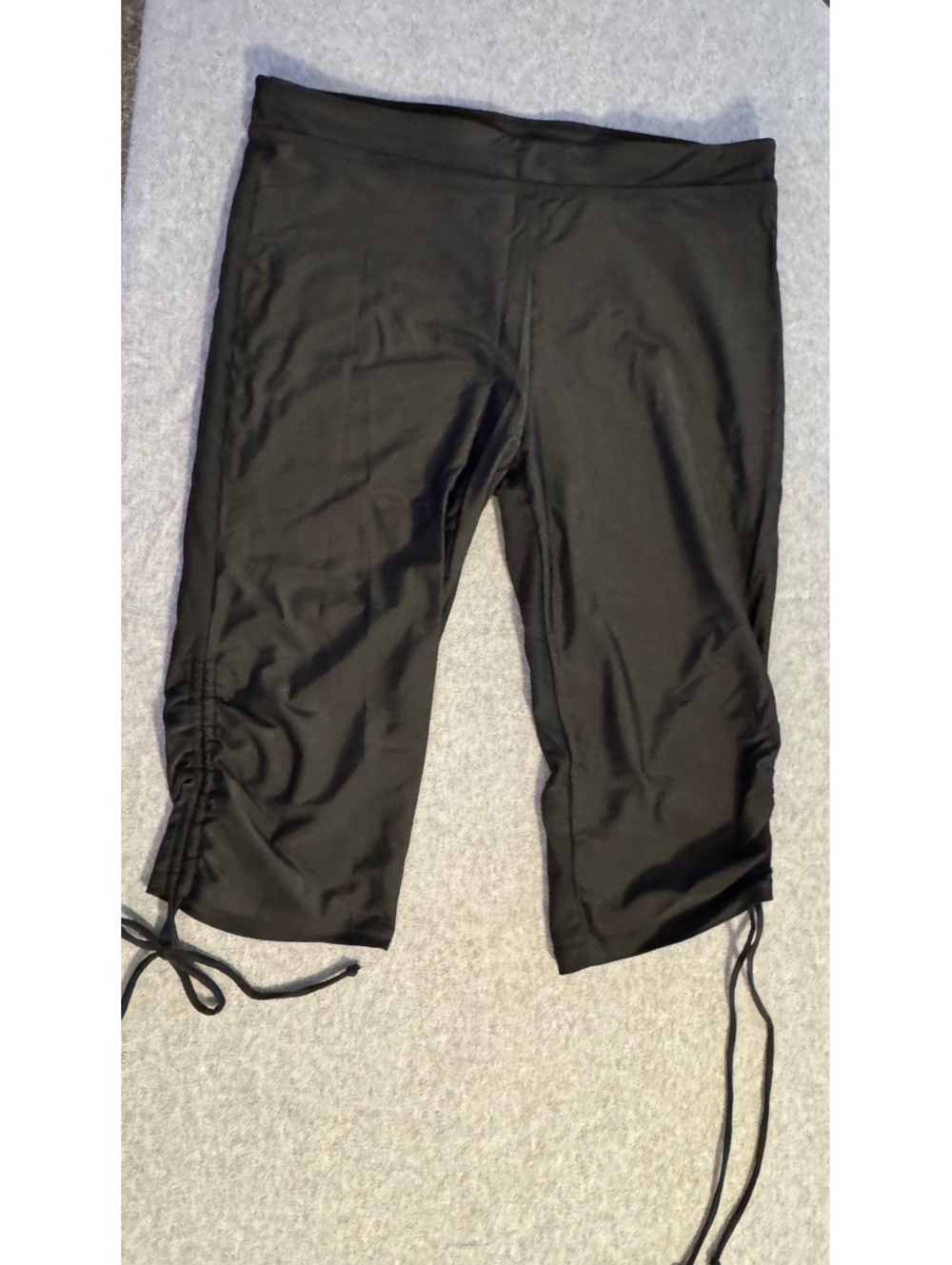 Womens black capri leggings with side ruched drawstring hems size XL
